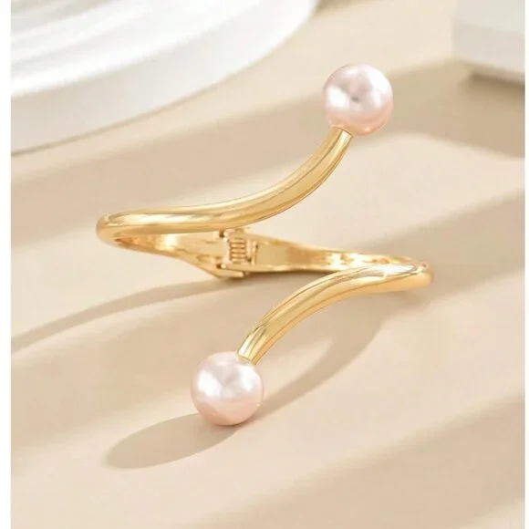 Faux Pearl Elegant Braclet - Picture 4 of 5